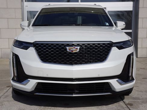 Used 2024 Cadillac XT6 Premium Luxury w/ Technology Package image 14
