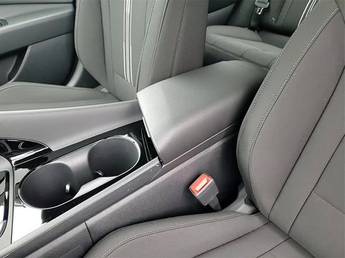 Certified 2025 Hyundai Elantra SEL w/ Cargo Package image 32