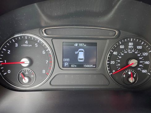 Used 2019 Kia Sorento FWD image 16