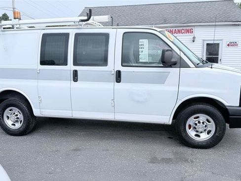 Used 2011 Chevrolet Express 2500 RWD image 8