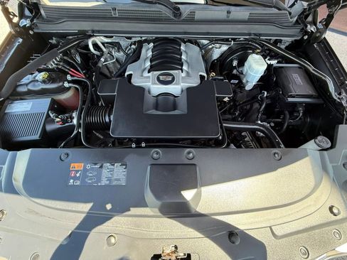 Used 2016 Cadillac Escalade Platinum RWD image 22