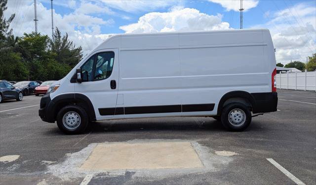 Used 2023 RAM ProMaster 2500 FWD image 3