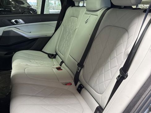 Used 2023 BMW X5 xDrive40i w/ Premium Package image 6