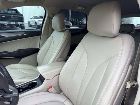 Used 2017 Lincoln MKC Premiere image 21