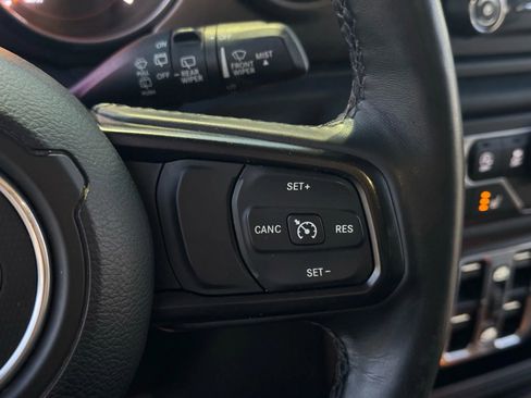 Used 2018 Jeep Wrangler Unlimited Sport S AWD/4WD image 28