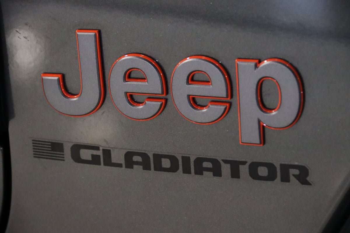 Used 2026 Jeep Gladiator Mojave AWD/4WD image 24