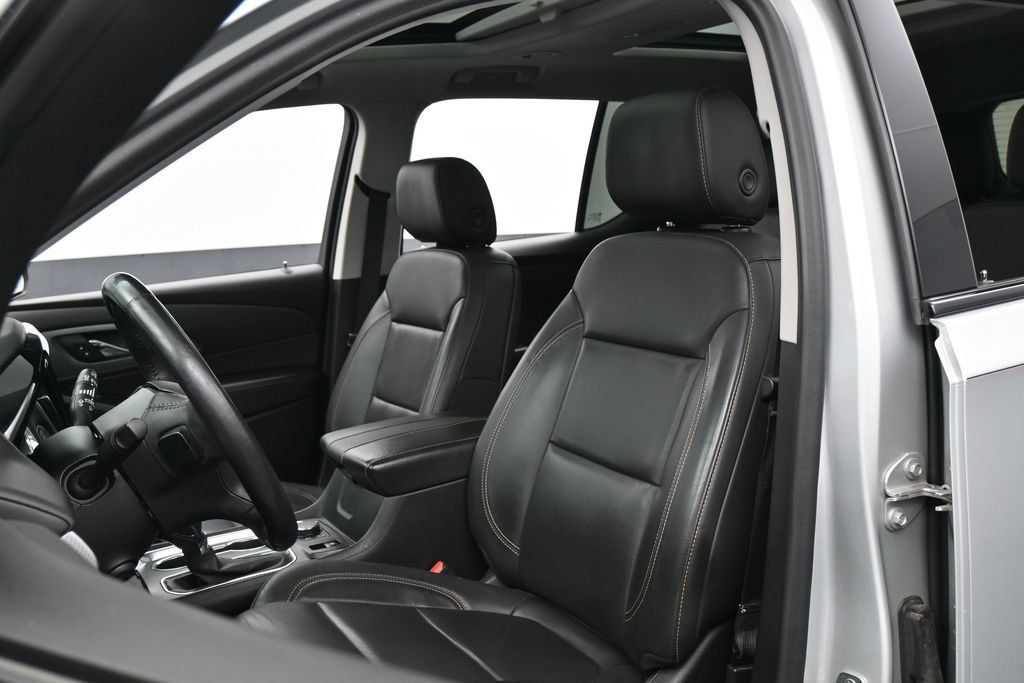 Used 2021 Chevrolet Traverse Premier w/ Redline Edition FWD image 10