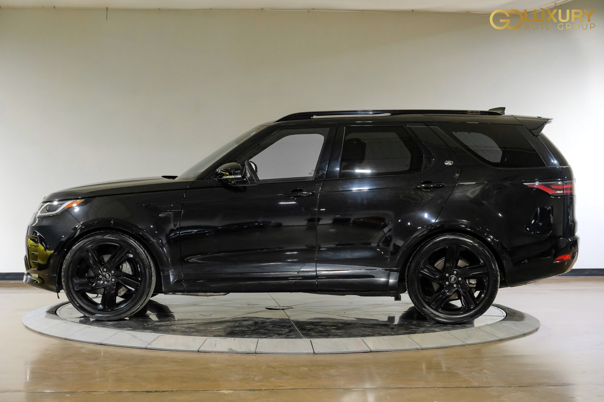 Used 2023 Land Rover Discovery S R-Dynamic AWD/4WD image 13