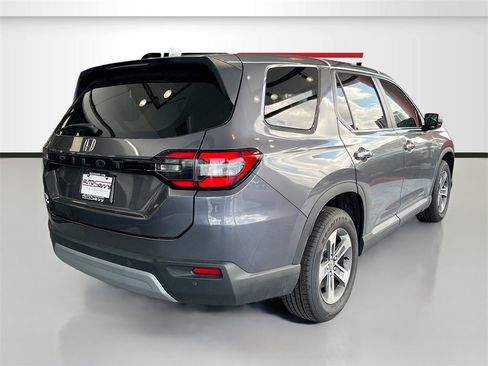 Used 2025 Honda Pilot EX-L image 7