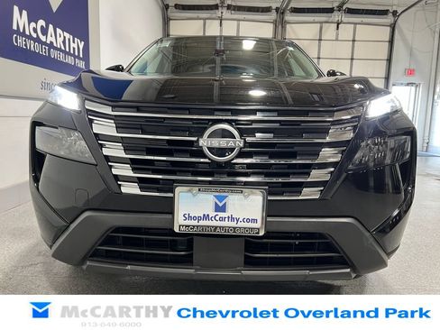 Used 2025 Nissan Rogue SV AWD/4WD image 10