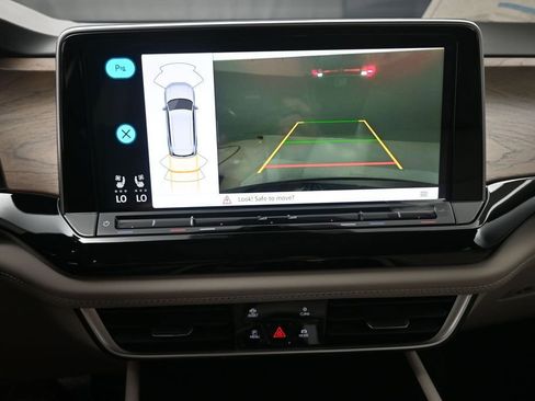 New 2026 Volkswagen Atlas SE FWD image 12