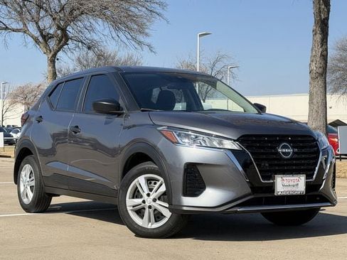 Used 2024 Nissan Kicks S image 2