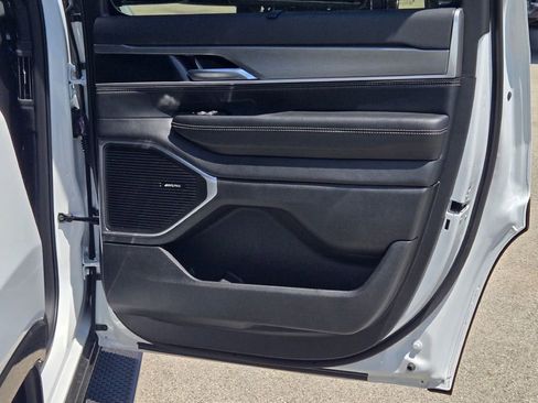 New 2025 Jeep Wagoneer Series II w/ Convenience Group I image 8