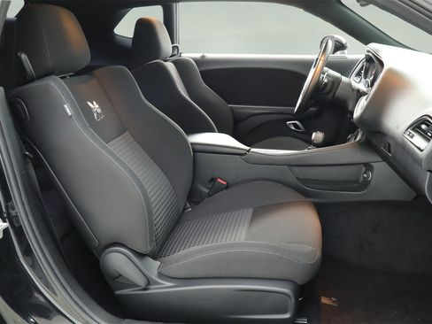 Used 2019 Dodge Challenger R/T Scat Pack w/ Shaker Package image 27