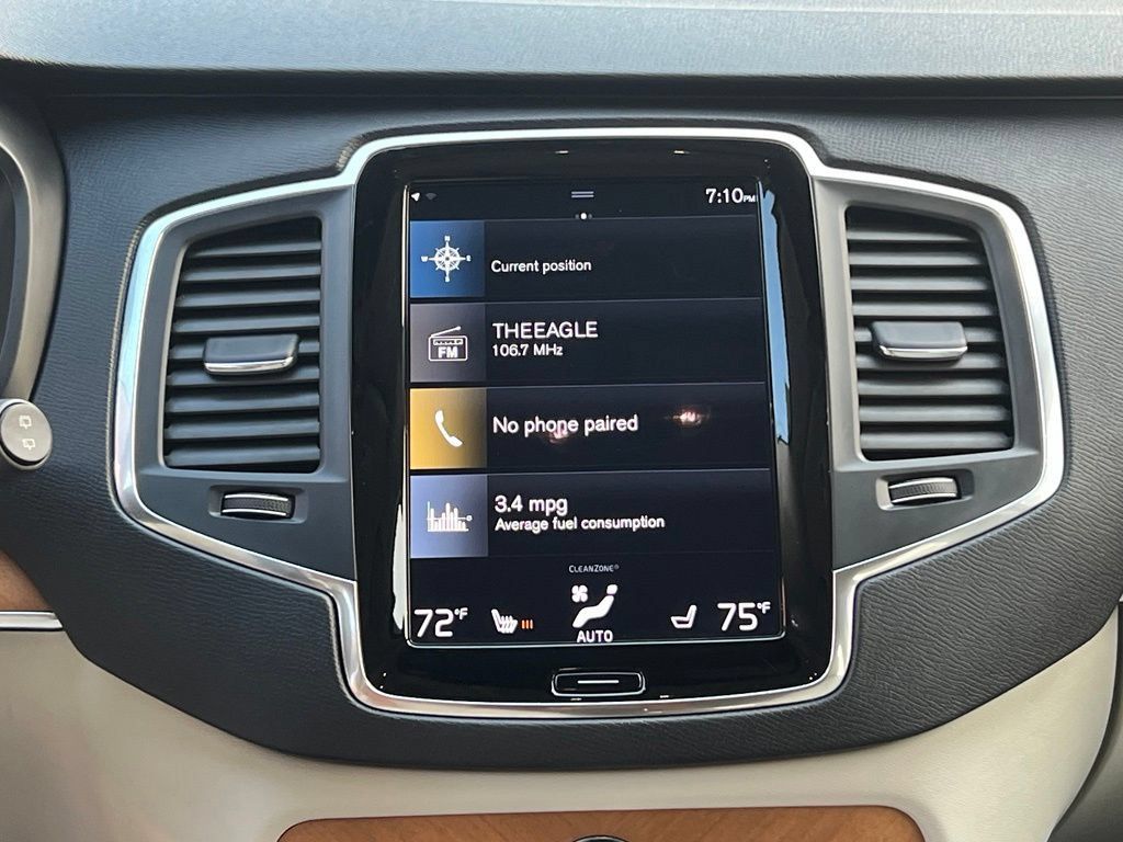 Used 2021 Volvo XC90 T6 Momentum w/ Climate Package AWD/4WD image 17