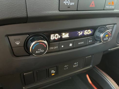 Used 2024 Nissan Frontier PRO-4X w/ Technology Package AWD/4WD image 36
