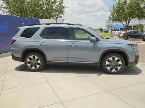 New 2026 Honda Pilot Touring image 4