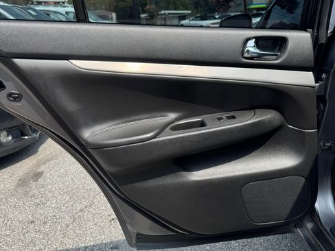 Used 2013 INFINITI G37 x Sedan w/ Premium Pkg AWD/4WD image 9