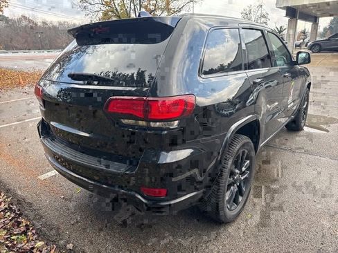 Certified 2022 Jeep Grand Cherokee Laredo X image 5