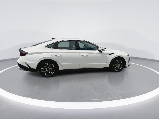 Used 2025 Hyundai Sonata SEL FWD image 8