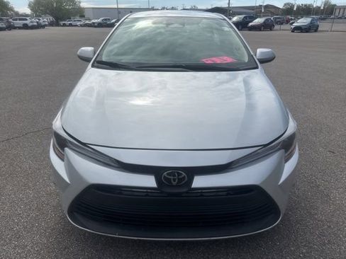 Used 2025 Toyota Corolla LE image 8