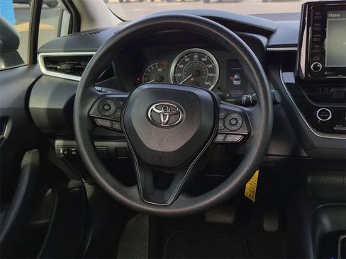 Used 2022 Toyota Corolla LE image 30