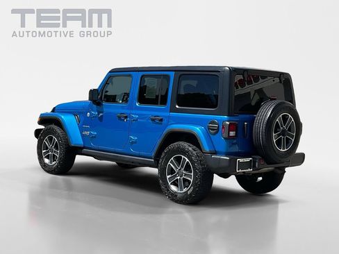 Used 2023 Jeep Wrangler Unlimited Sahara AWD/4WD image 5