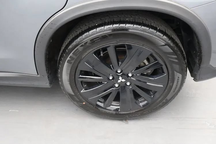Used 2025 Mitsubishi Outlander Sport LE AWD/4WD image 38