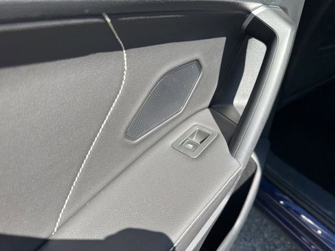 Certified 2022 Volkswagen Tiguan SEL R-Line image 27