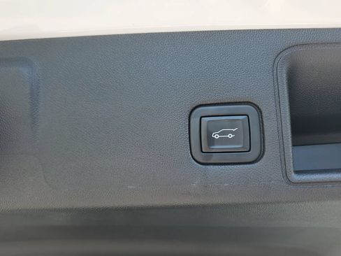 Certified 2023 GMC Terrain SLT w/ Infotainment Package II AWD/4WD image 27