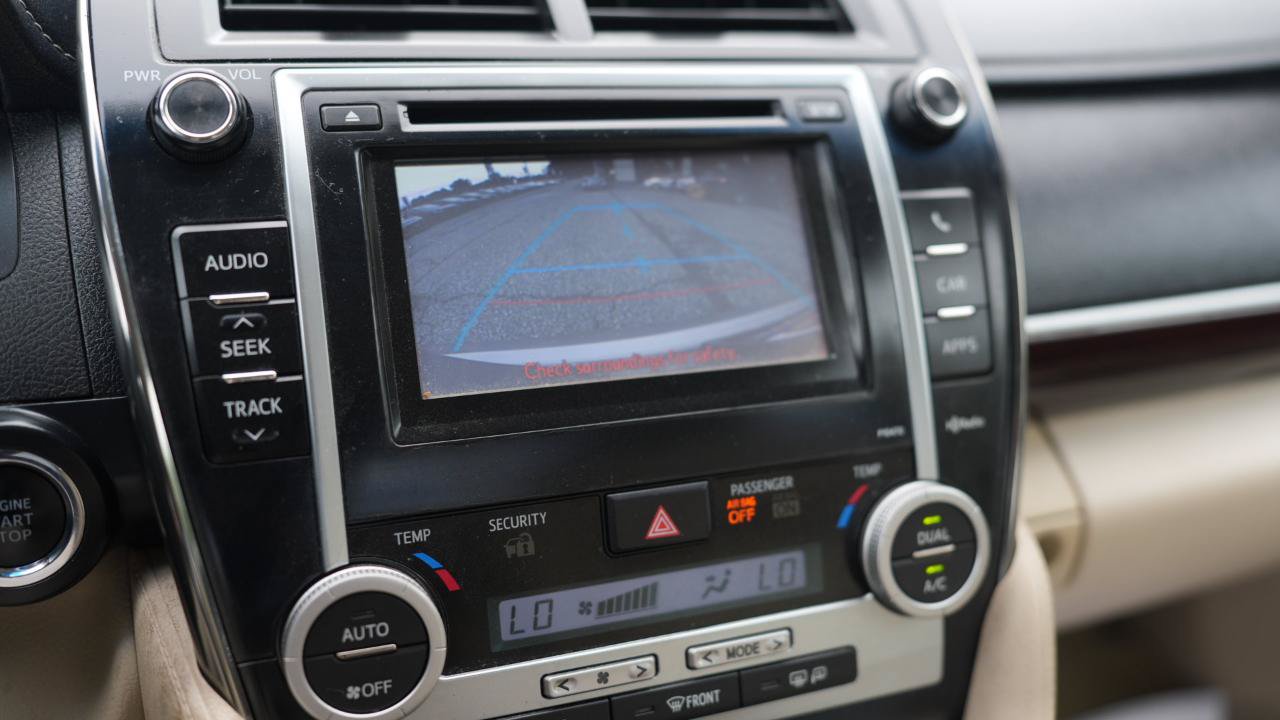 Used 2014 Toyota Camry XLE FWD image 18