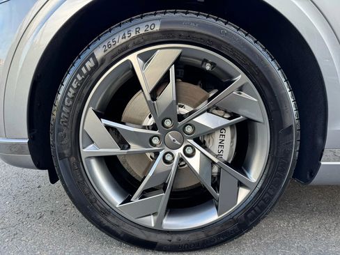 Used 2024 Genesis Electrified GV70 image 20