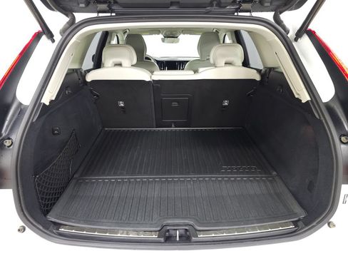 Certified 2025 Volvo XC60 T8 Plus w/ Climate Package AWD/4WD image 8