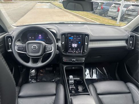 Used 2024 Volvo XC40 B5 Ultimate w/ Protection Package Premier AWD/4WD image 13