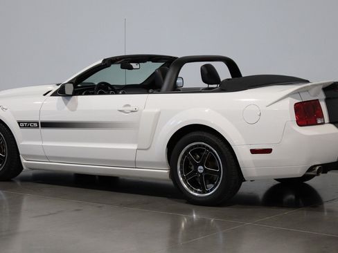 Used 2007 Ford Mustang GT RWD image 28