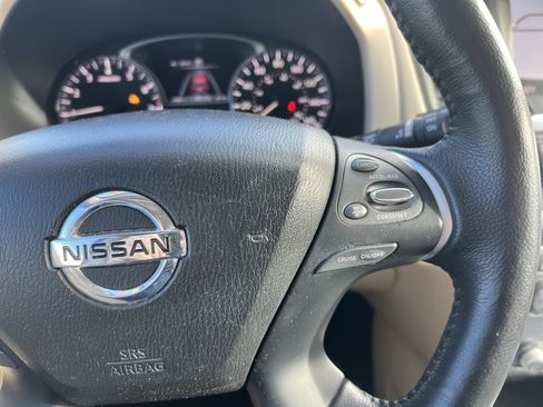 Used 2018 Nissan Pathfinder SL w/ Cargo Package image 31