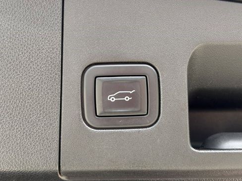 Certified 2023 Cadillac XT4 Premium Luxury image 10