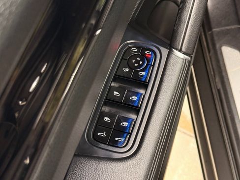 Used 2020 Porsche Cayenne image 29