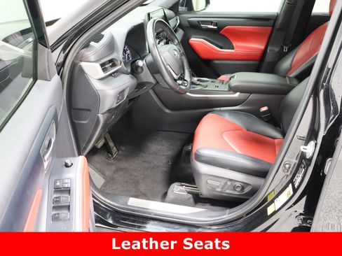 Used 2022 Toyota Highlander XSE image 14