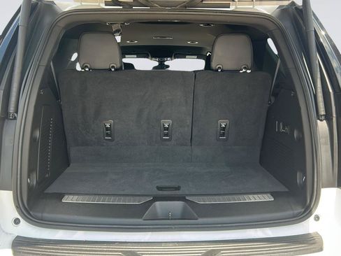 Used 2022 Chevrolet Tahoe RST w/ Luxury Package RWD image 26