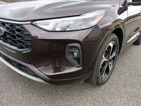 Used 2023 Ford Escape ST-Line Select w/ Tech Pack #2 image 9