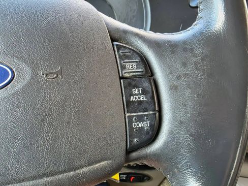 Used 2003 Ford E-150 and Econoline 150 RWD image 15