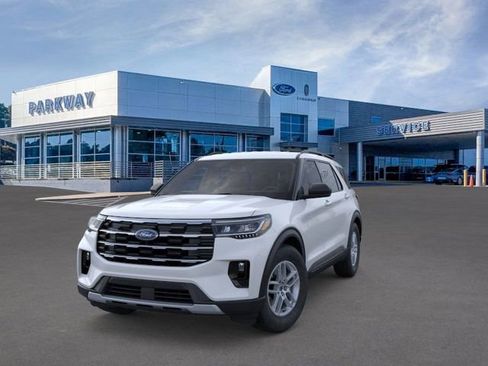 New 2026 Ford Explorer Active image 2