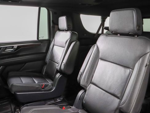 Used 2025 Chevrolet Suburban LT w/ Comfort Package image 28