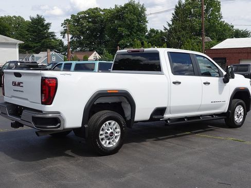 Used 2024 GMC Sierra 2500 Pro AWD/4WD image 3