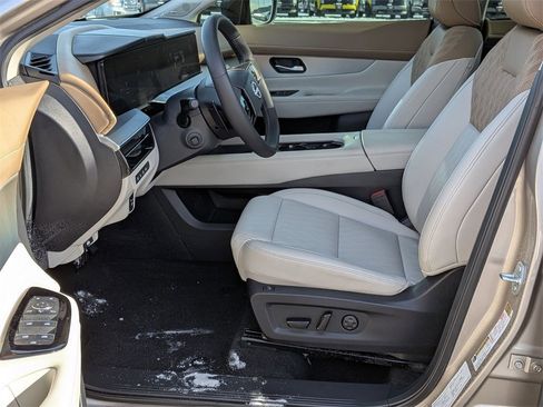 Used 2025 Nissan Murano Platinum image 11