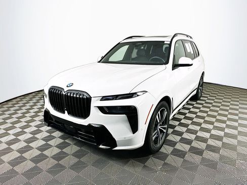 Used 2026 BMW X7 xDrive40i w/ M Sport Package AWD/4WD image 4