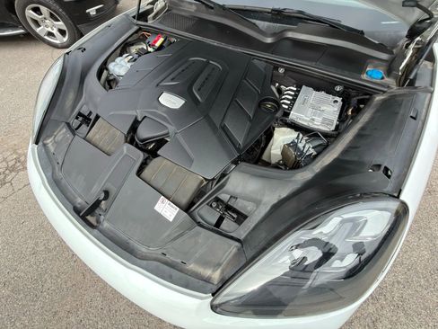 Used 2020 Porsche Cayenne image 4