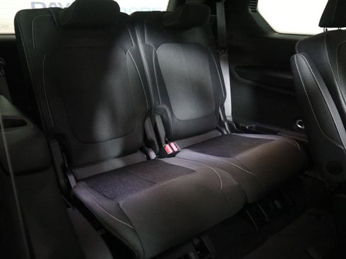 New 2025 Jeep Grand Cherokee L Laredo image 22