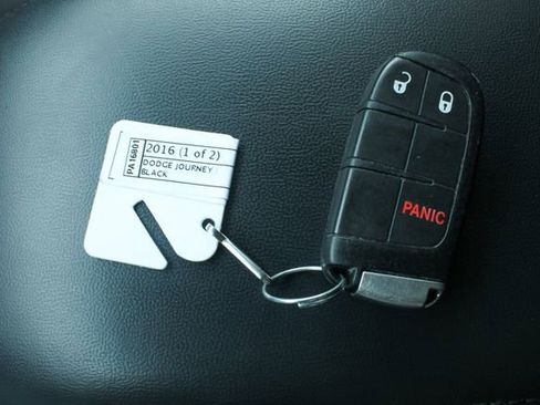 Used 2016 Dodge Journey SXT w/ Comfort/Convenience Group FWD image 25